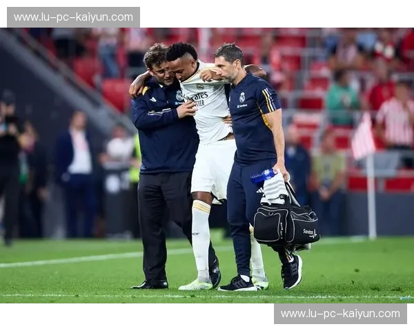 皇马直播：白色风暴实时直击